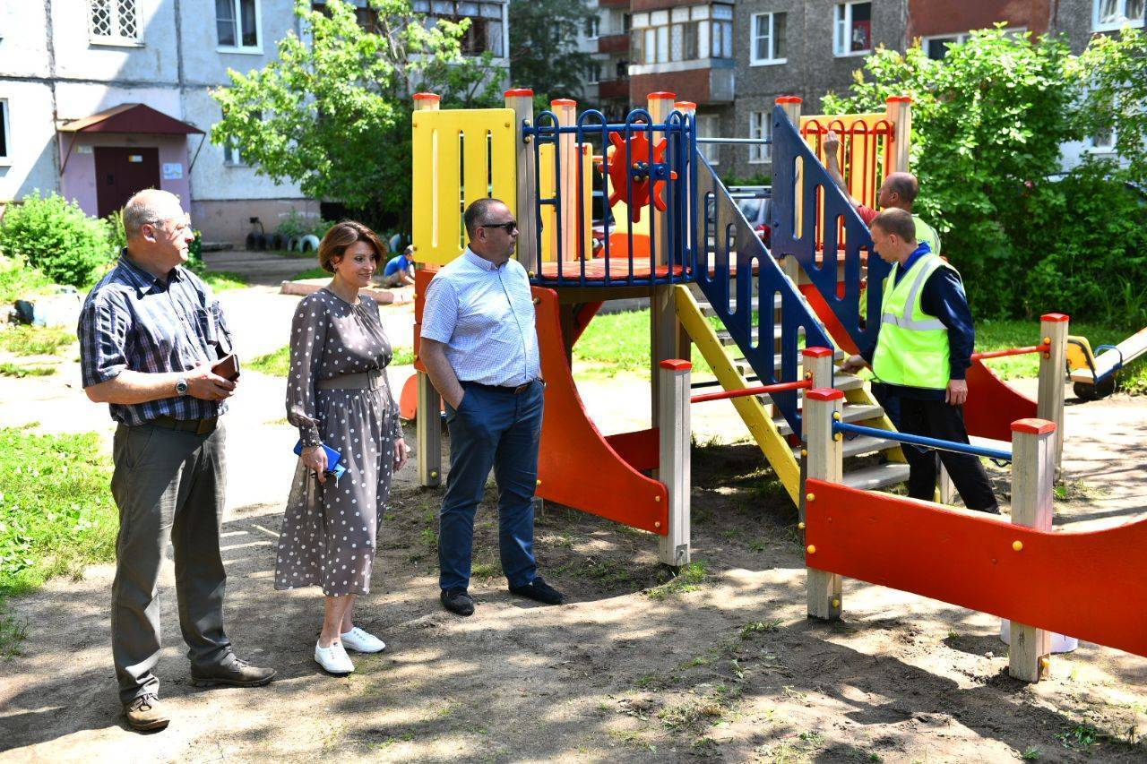 Расстояние от дома до детской площадки и парковки по снип: нормы и правила расположения ограждения и освещения территории в 2021 году