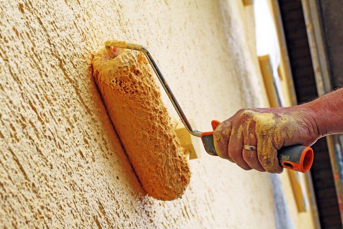 Фасадная штукатурка короед: фото фасадов частных домов и технология нанесения декоративным составом своими руками
