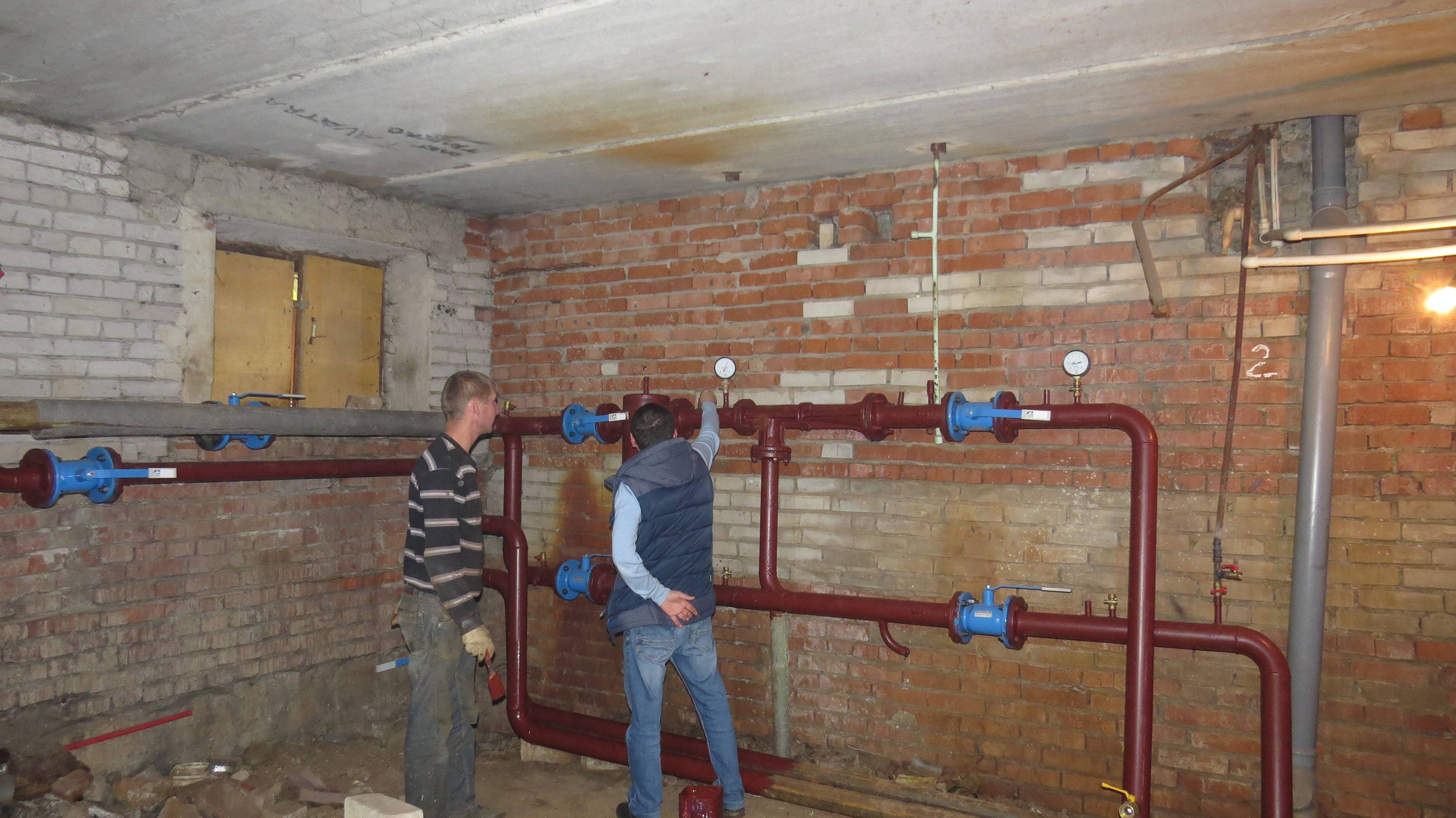 Когда проводится промывка систем отопления в многоквартирном доме: сливают ли воду из батарей, методика, нормативные акты, постановление 354