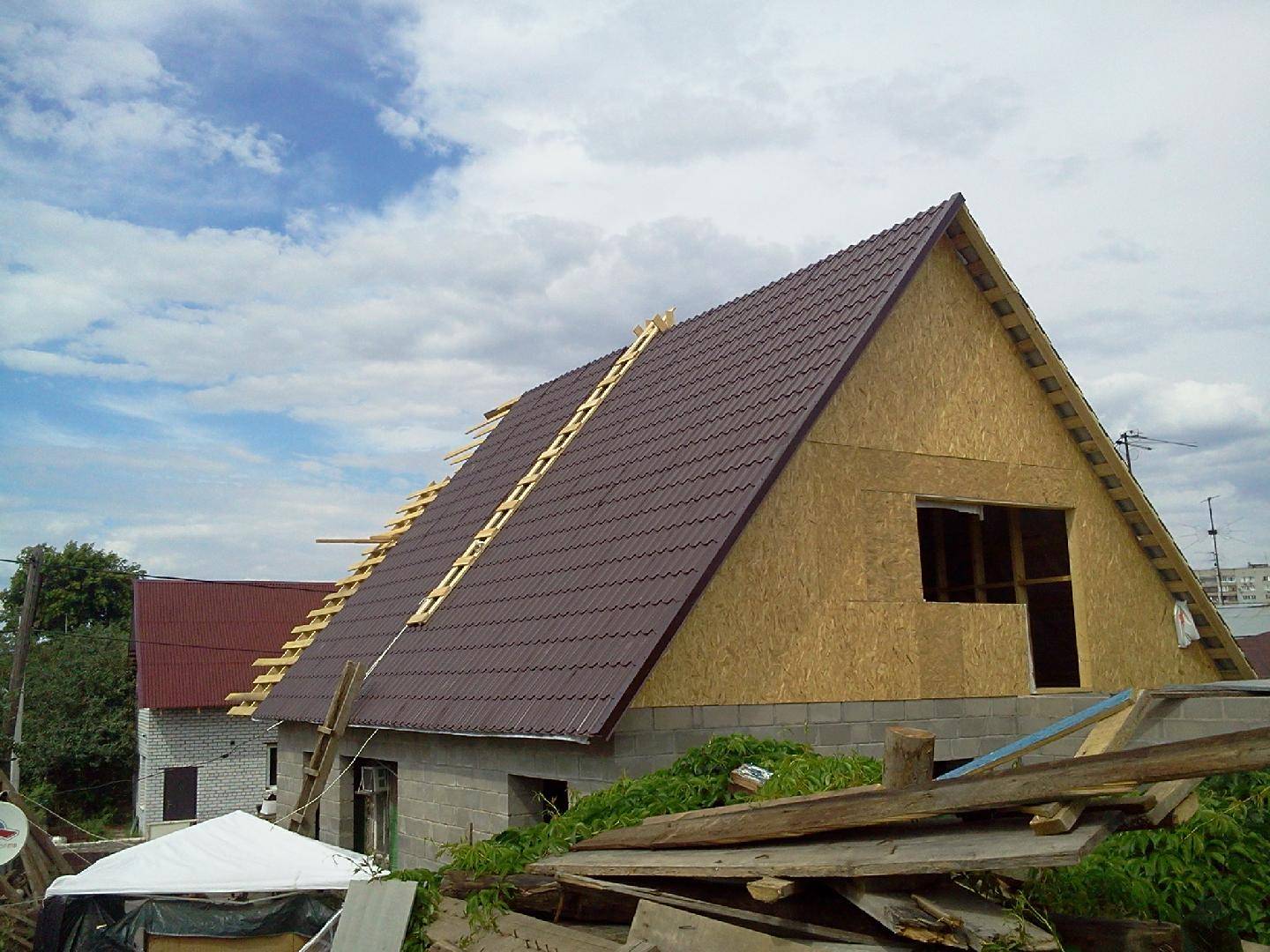 Чем покрыть крышу: практичные решения и особенности применения (105 фото)