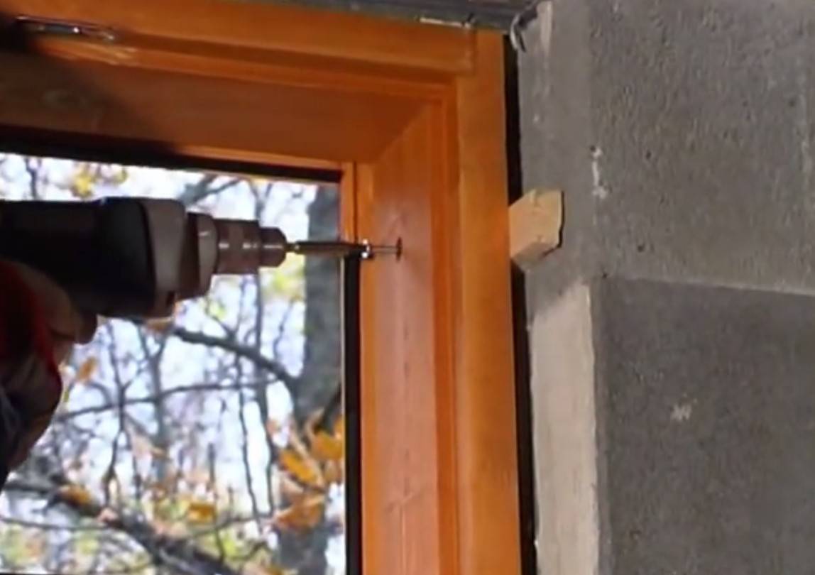 Установка деревянных окон своими руками. видео установки деревянных окон.