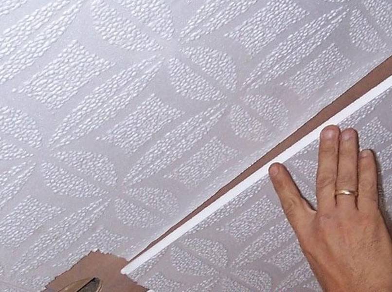 Чем покрасить потолочную плитку из пенопласта – выбор краски, правила покраски