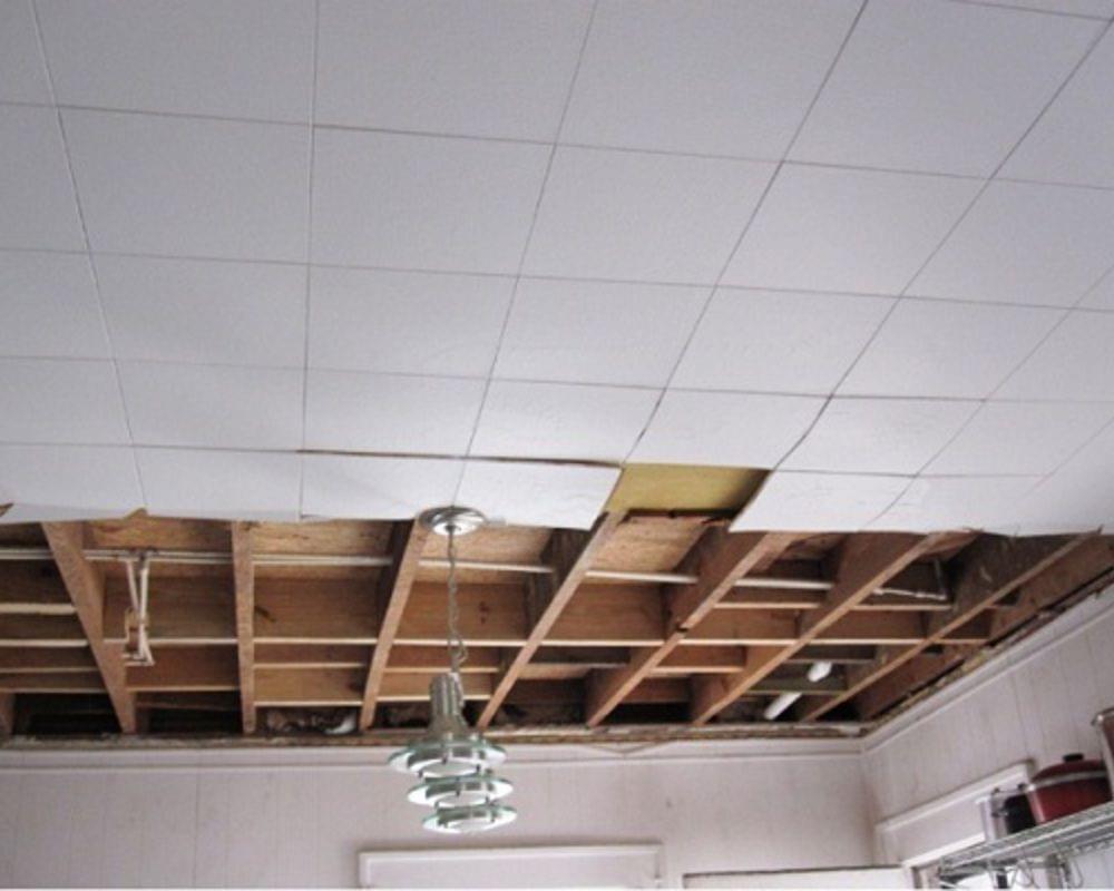 Демонтаж подвесного потолка — как снять поверхность своими руками