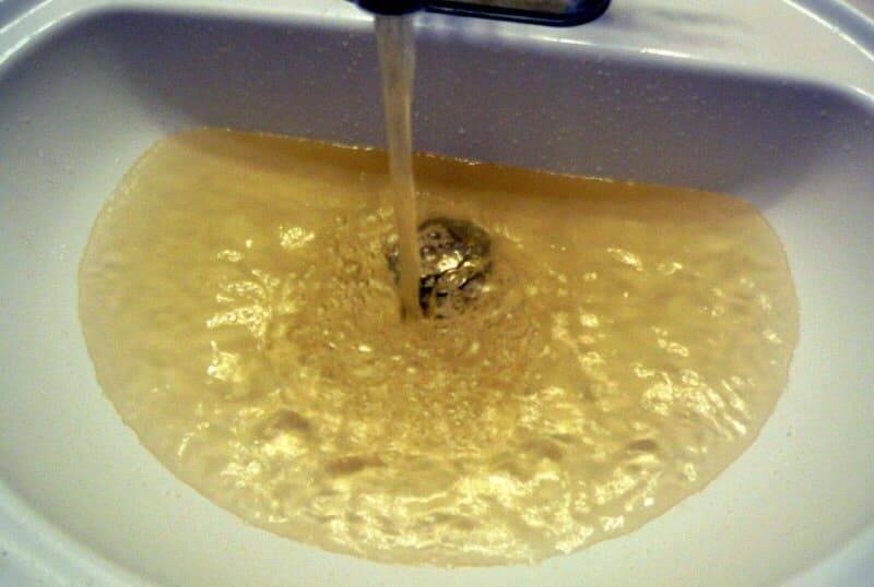 Вода из скважины желтеет на воздухе pvsservice.ru