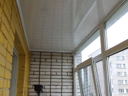 Как сделать потолок на балконе: варианты отделки + инструкции