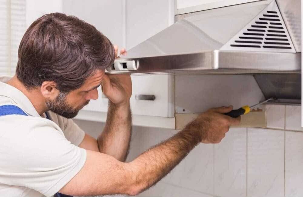 Как установить вытяжку на кухне своими руками: советы и хитрости