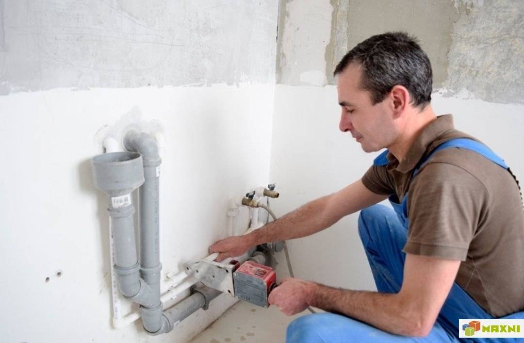 В каких случаях жильцы обязаны менять приборы учета воды и как это сделать