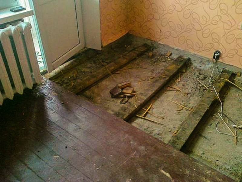 Зачем в хрущевках деревянные полы