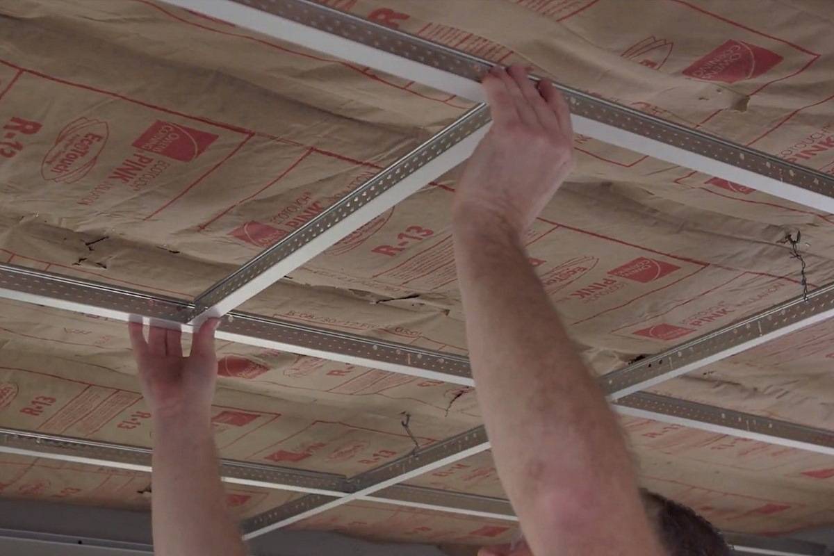 Как снять натяжной потолок своими руками: демонтаж с последующей установкой