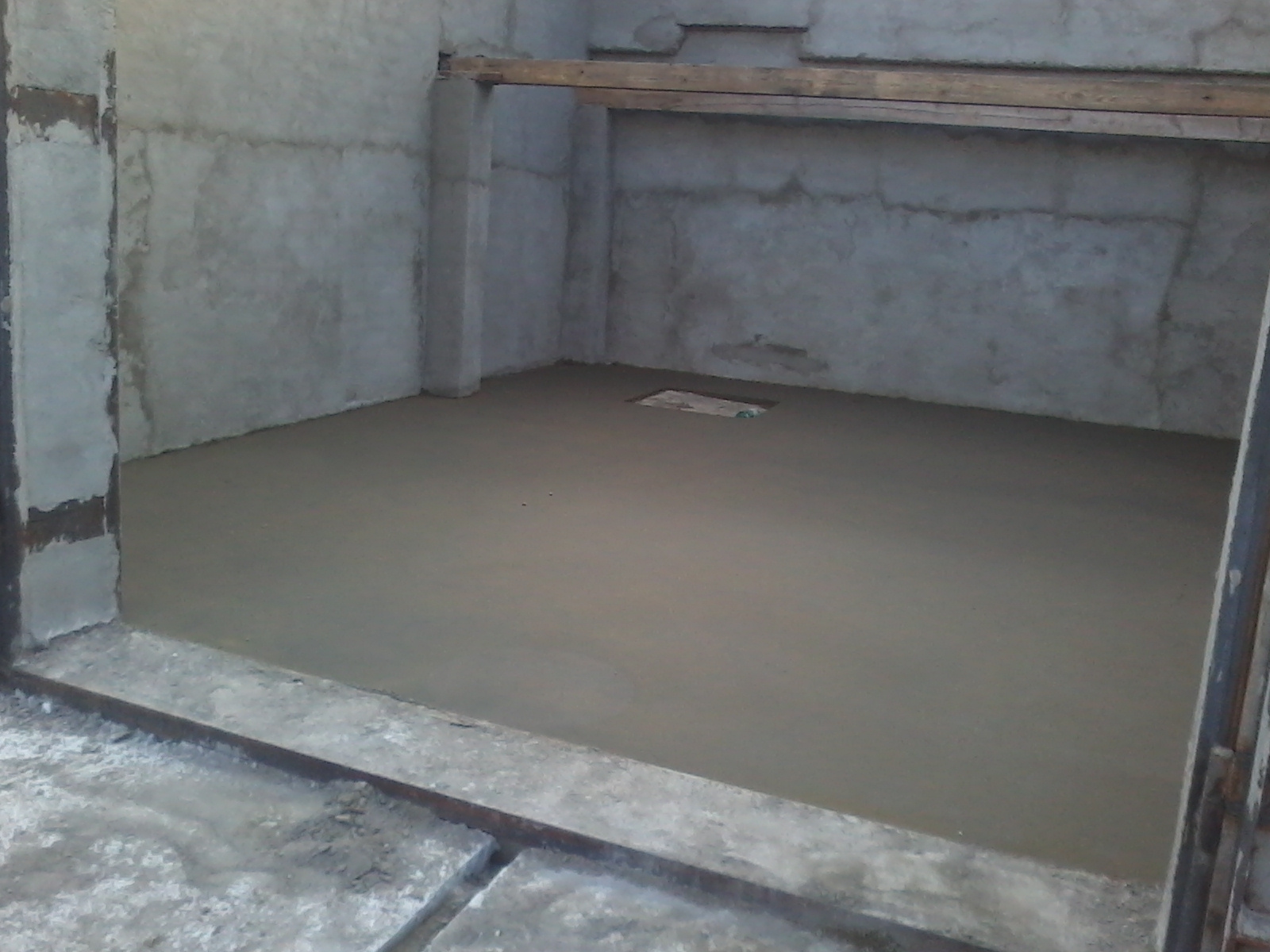 Как выровнять бетонный пол в гараже своими руками