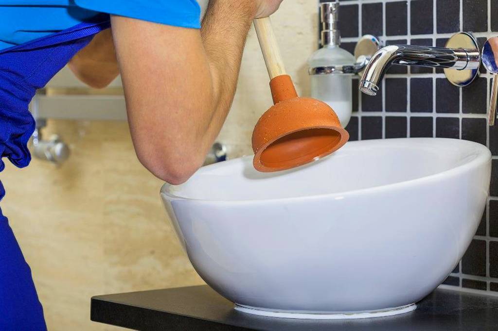 Как избавиться от запаха канализации в квартире