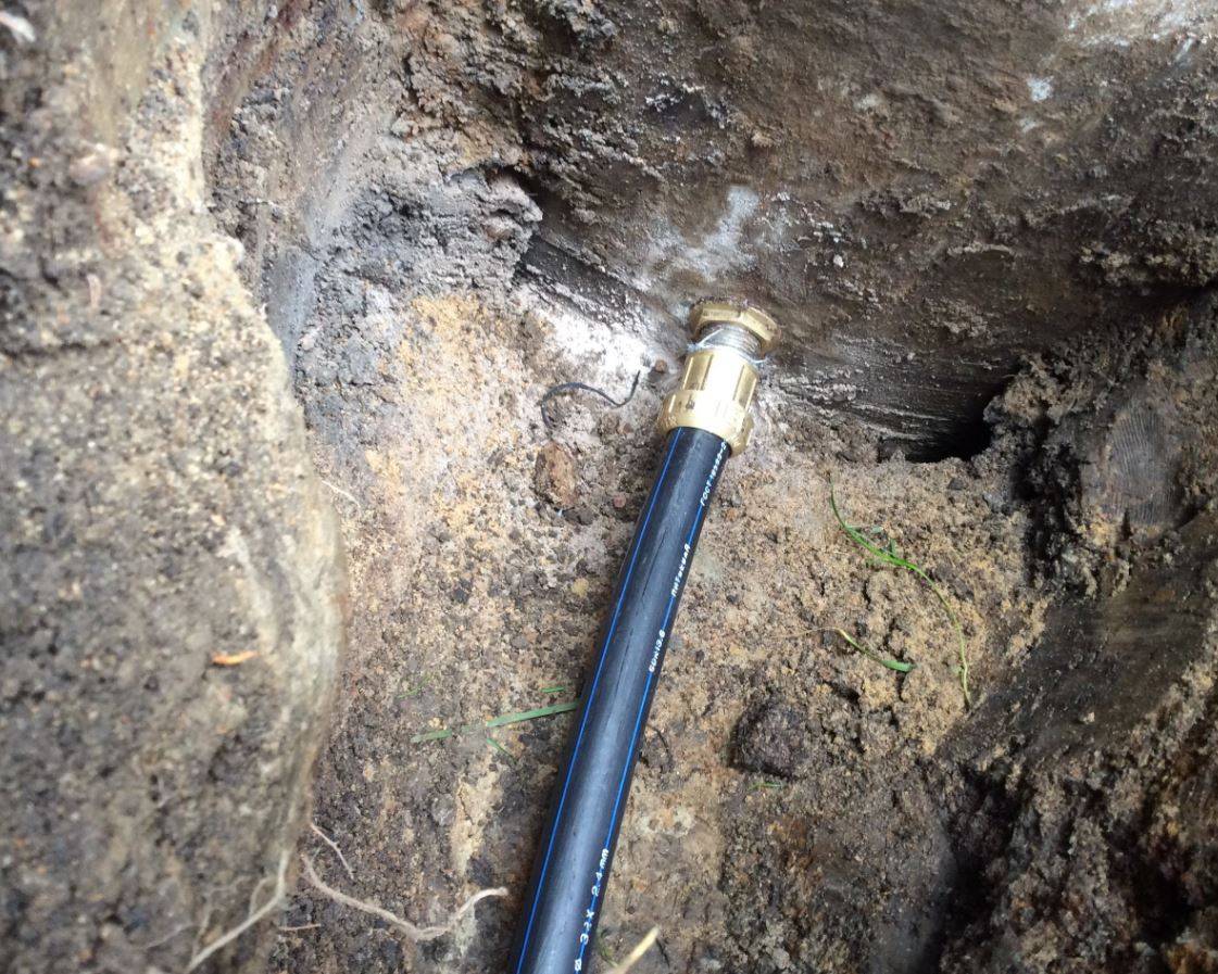 Прокладка водопровода из пнд трубы в земле технология и правила проведения монтажных работ