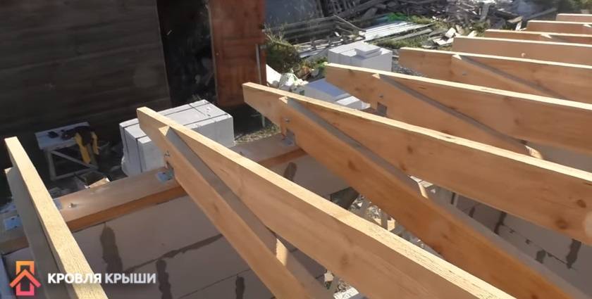 Как сделать крышу на пристройке к дому: пошаговая инструкция