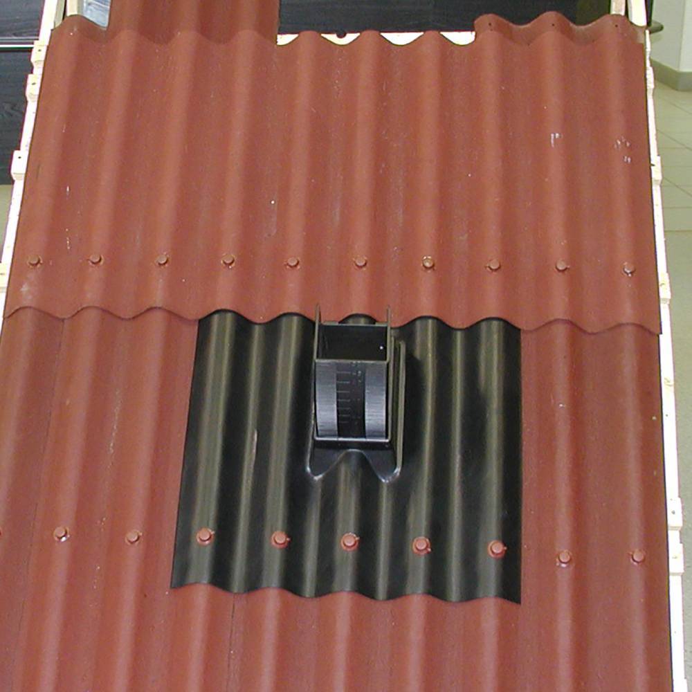 Труба на крыше из ондулина - мега дом