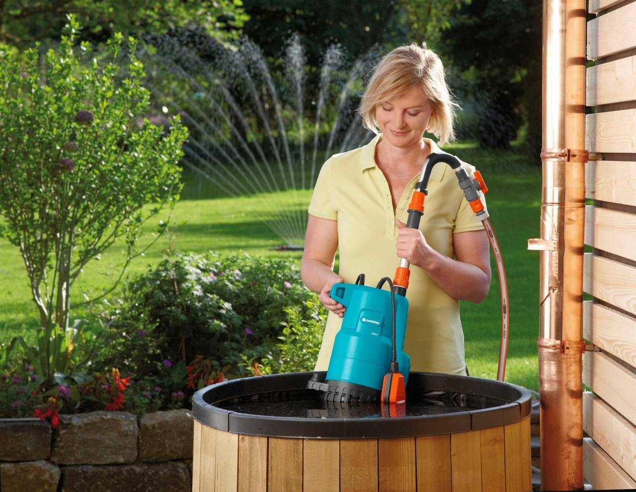 Правильный полив огорода на даче своими руками: фото, видео, какая вода нужна и как поливать растения