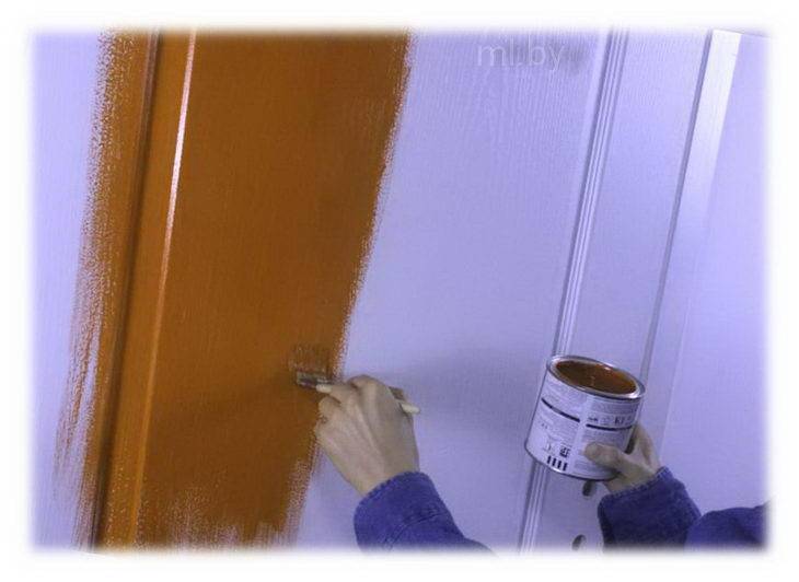 Как подготовить межкомнатные двери к покраске, не удаляя старую краску?