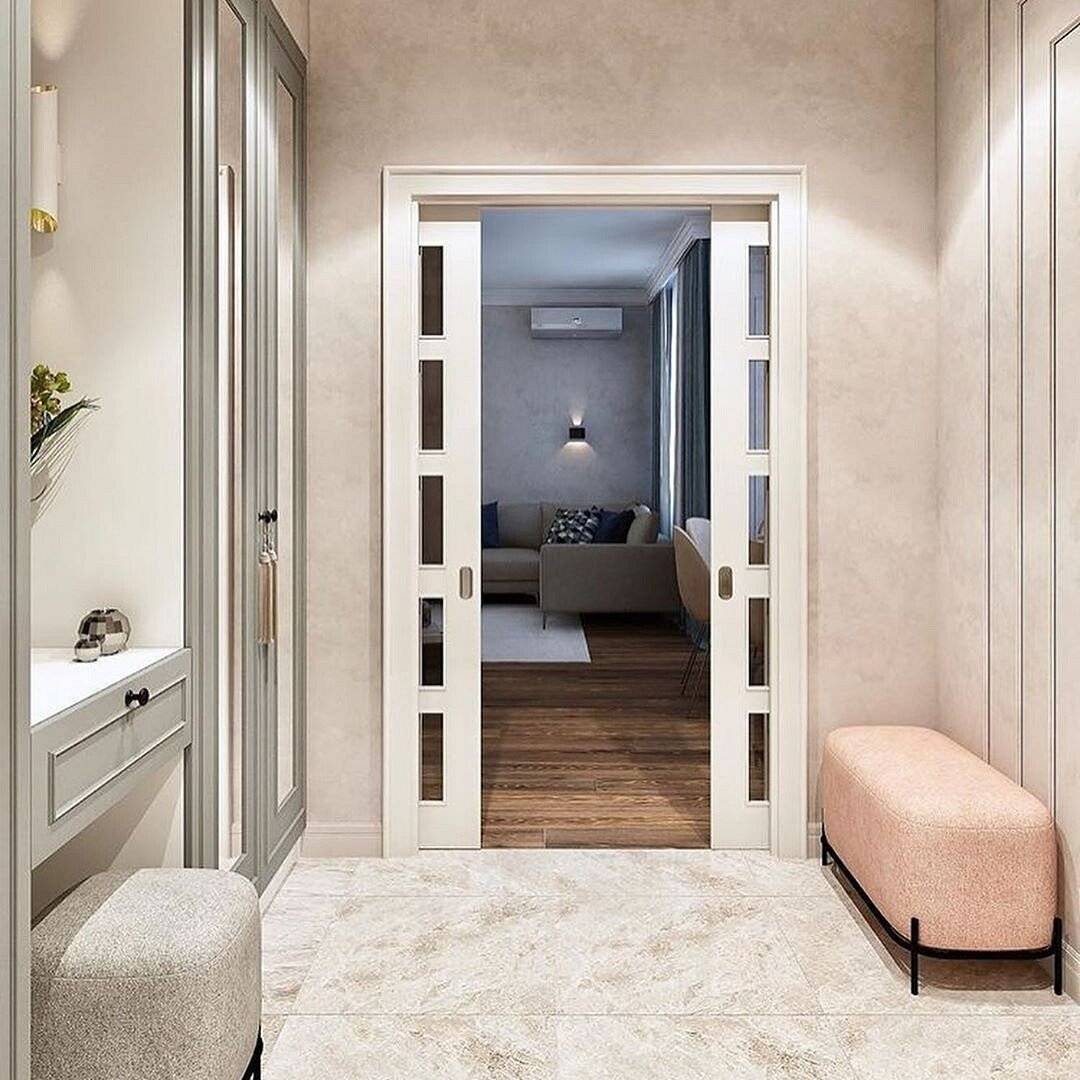 Дизайн прихожей в хрущевке: обои в квартире, интерьер маленького встроенного шкафа-купе в коридоре, как обустроить с мебелью