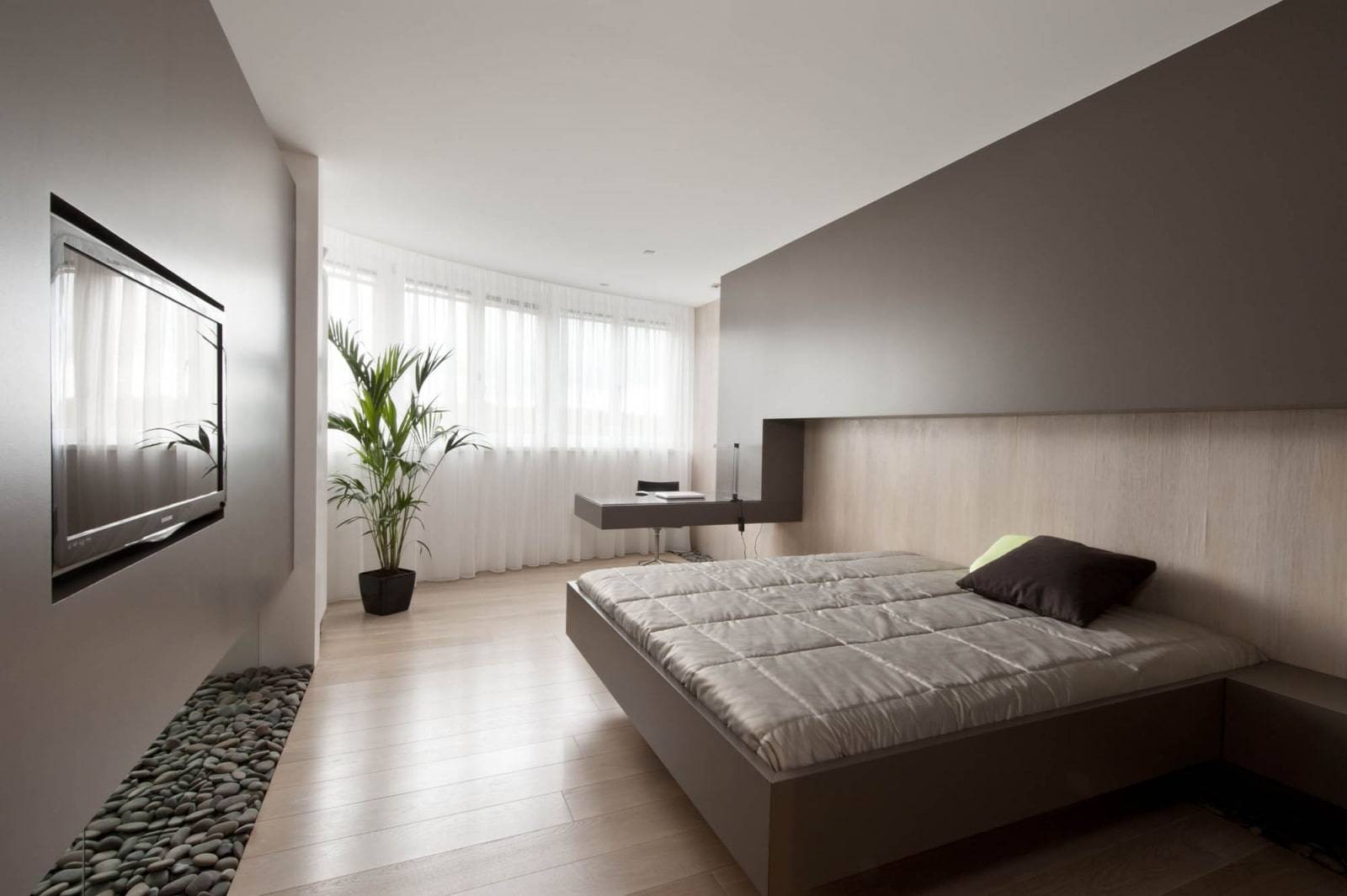 Спальня в стиле минимализм: дизайн интерьера в светлых тонах - 24 фото