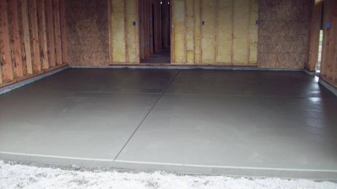 Чем лучше покрыть бетонный пол в гараже