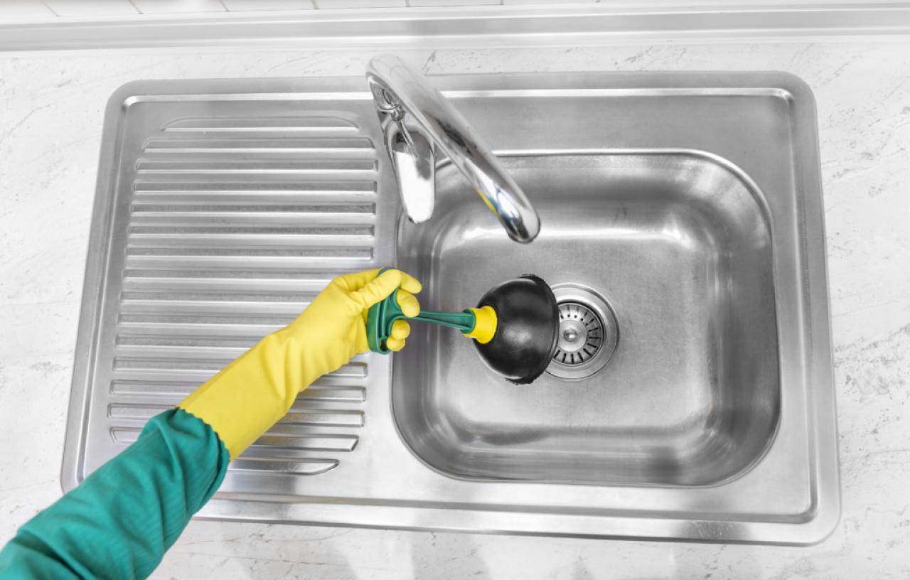Как устранить запах из раковины на кухне: лучшие способы, определение причин