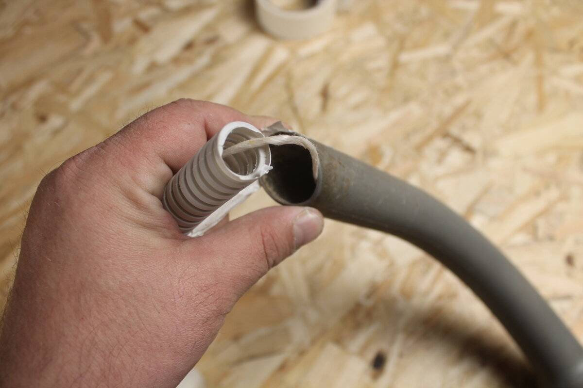 Гофрированная труба для кабеля: виды и сферы применения