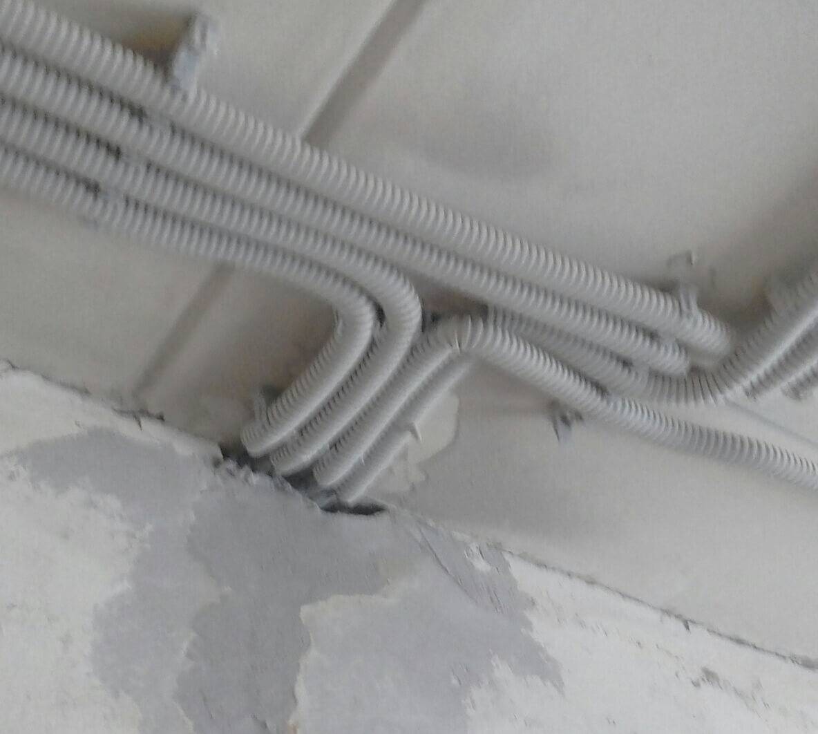 Как подобрать гофру для кабеля : гофрированный шланг использовать для наружной электропроводки квартире на улице в деревянном доме лучше выбор по сечению диаметру толщина виды размеры труба таблица характеристики