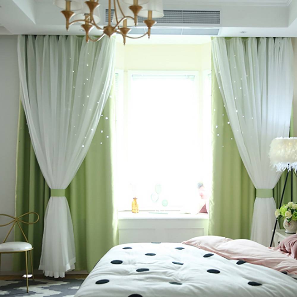 Оформление окна в спальне в современном стиле - 45 фото