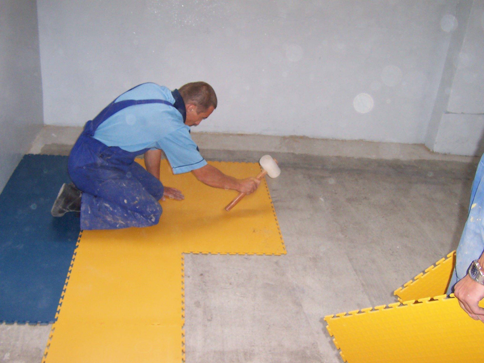 Чем покрыть пол в гараже из бетона - полезные советы о ремонте и строительстве