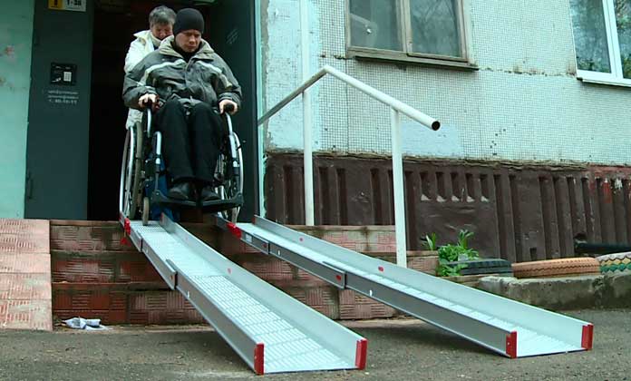 Пандус в подъезде — закон, требования и нормы