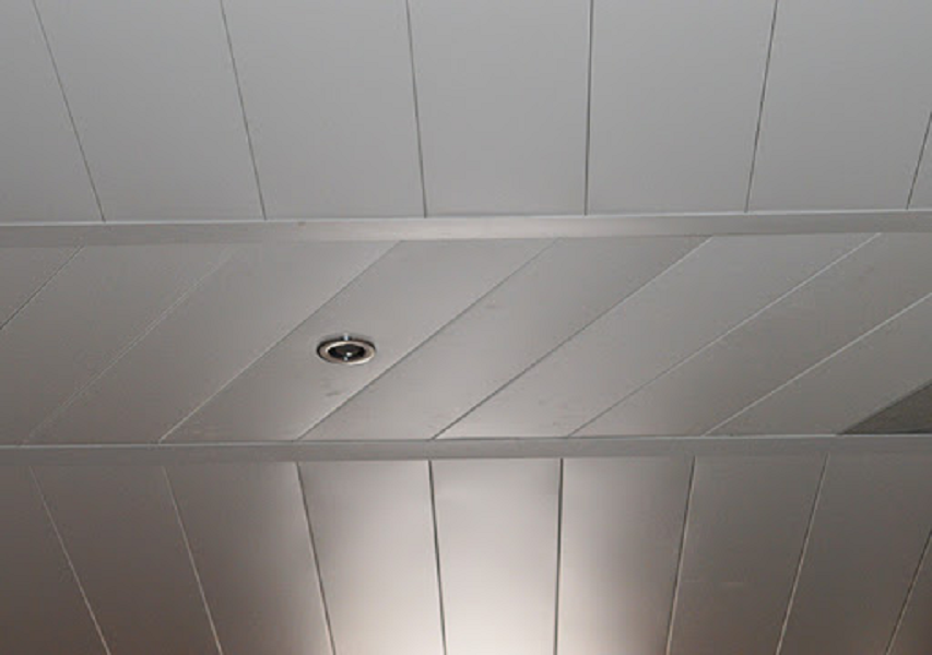 Подвесной потолок на металлическом каркасе, виды и свойства