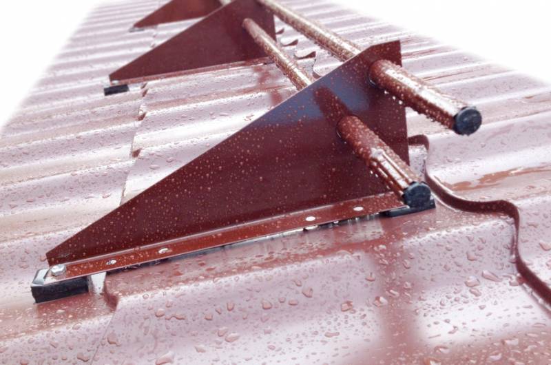 Расчет снегозадержателей для металлочерепицы и профнастила на крышу