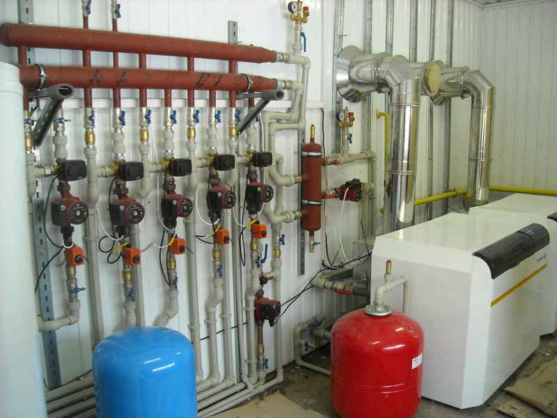 Как залить воду в закрытую систему отопления с водопроводом и без него?