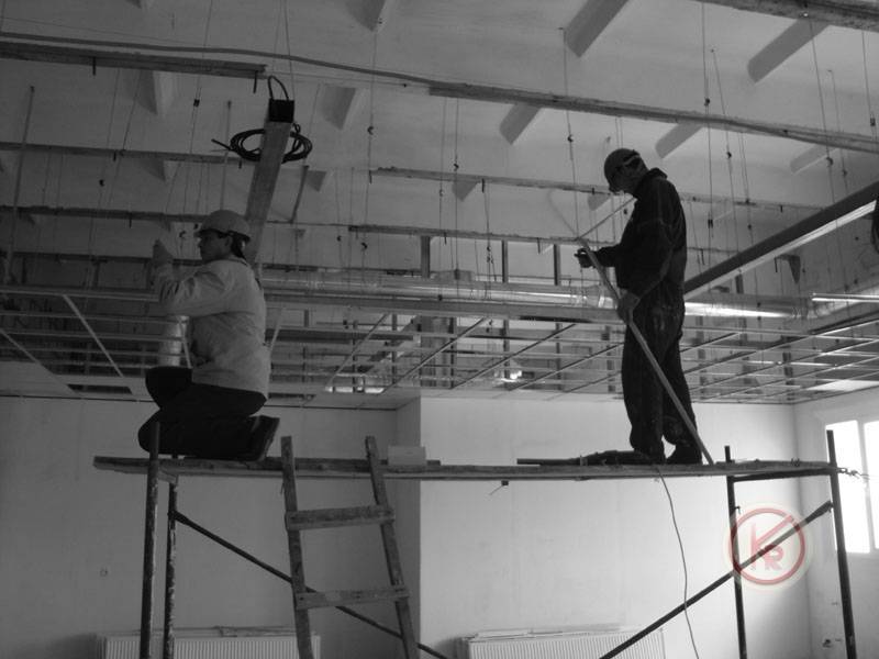 Демонтаж гипсокартонного потолка — как разобрать покрытие из гипсокартона