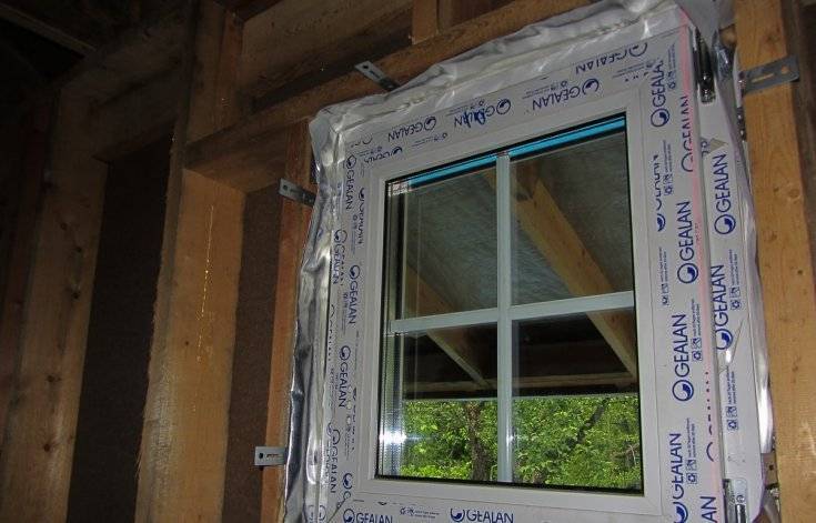 Как самому установить пластиковое окно в доме должным образом