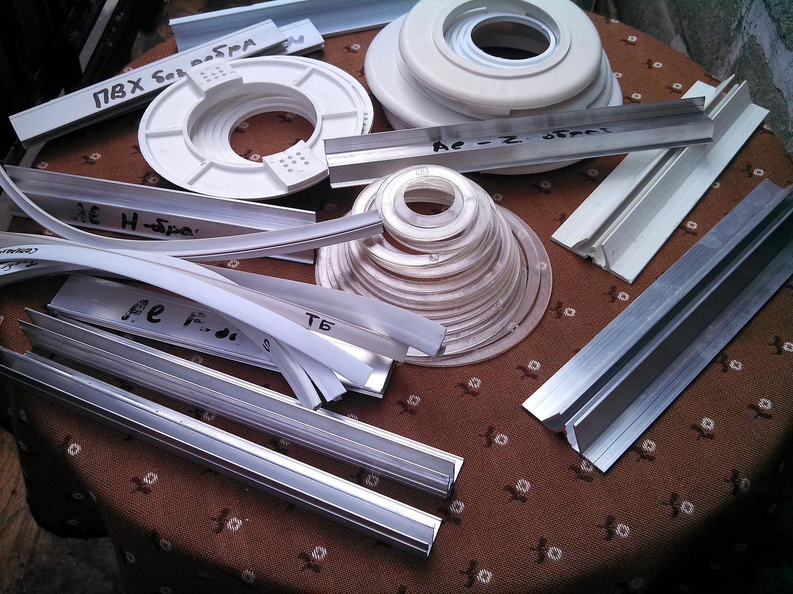 Процесс установки пластиковых клипс