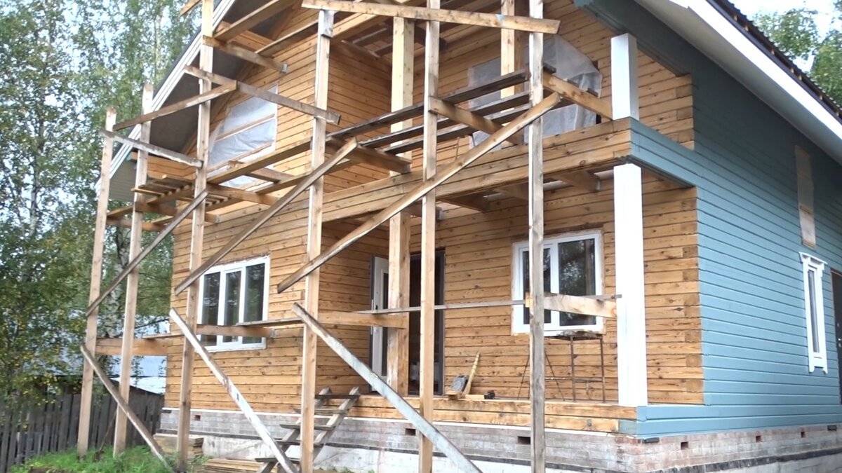Чем покрасить деревянный дом снаружи - подробный обзор - строительство и ремонт
