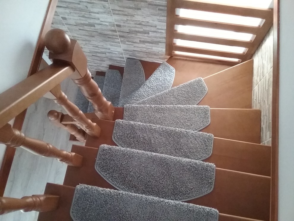Как выбрать коврики на ступени лестницы