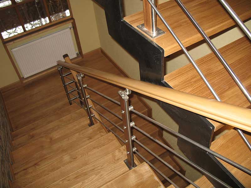 Перила для лестниц из дерева, металла и других материалов