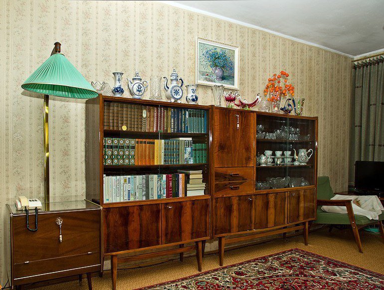 Советские мебельные стенки названия. вещи века: советские стенки 80-х. | всё об интерьере для дома и квартиры