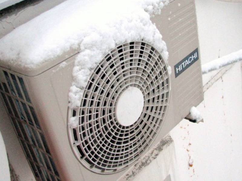 Можно ли включать кондиционер зимой при минусовой температуре на улице. использование устройства на обогрев