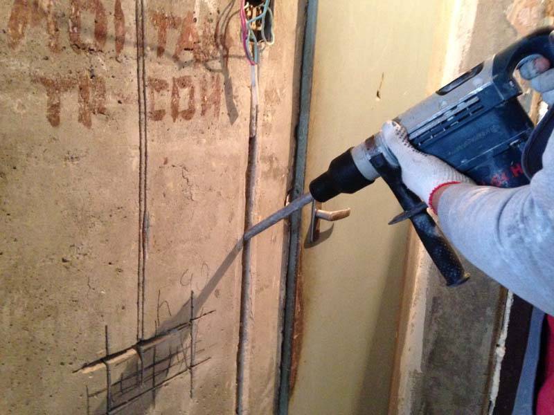 Как проштробить стену без пыли своими руками - инженер пто