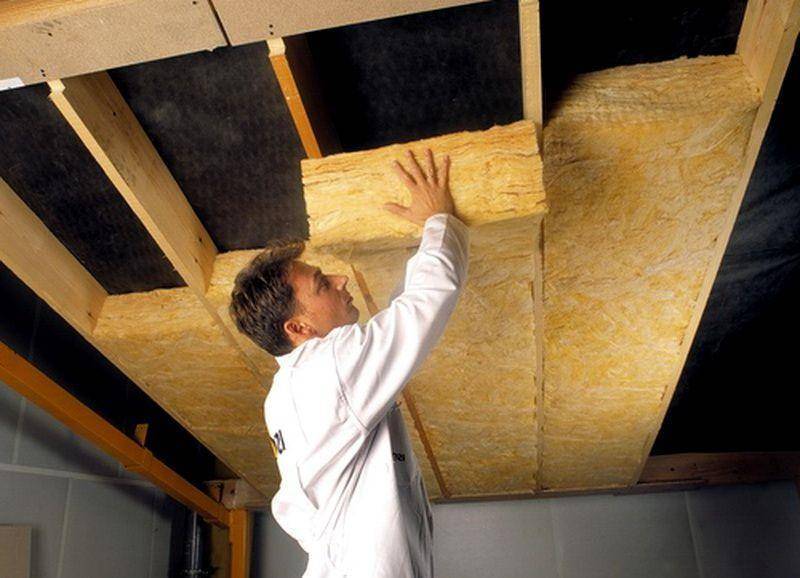 Чем утеплить потолок в частном доме: обзор материалов