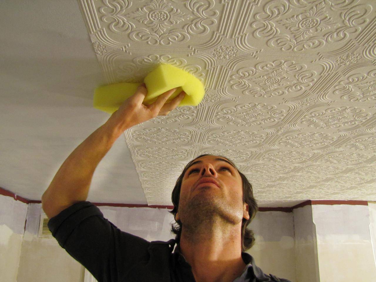Чем отделать потолок в квартире: обзор популярных способов