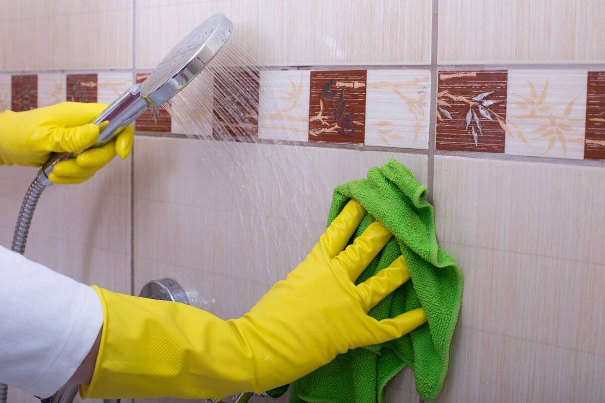 Чем чистить кафель в ванной от налета — способы, как можно очистить плитку из кафеля в домашних условиях