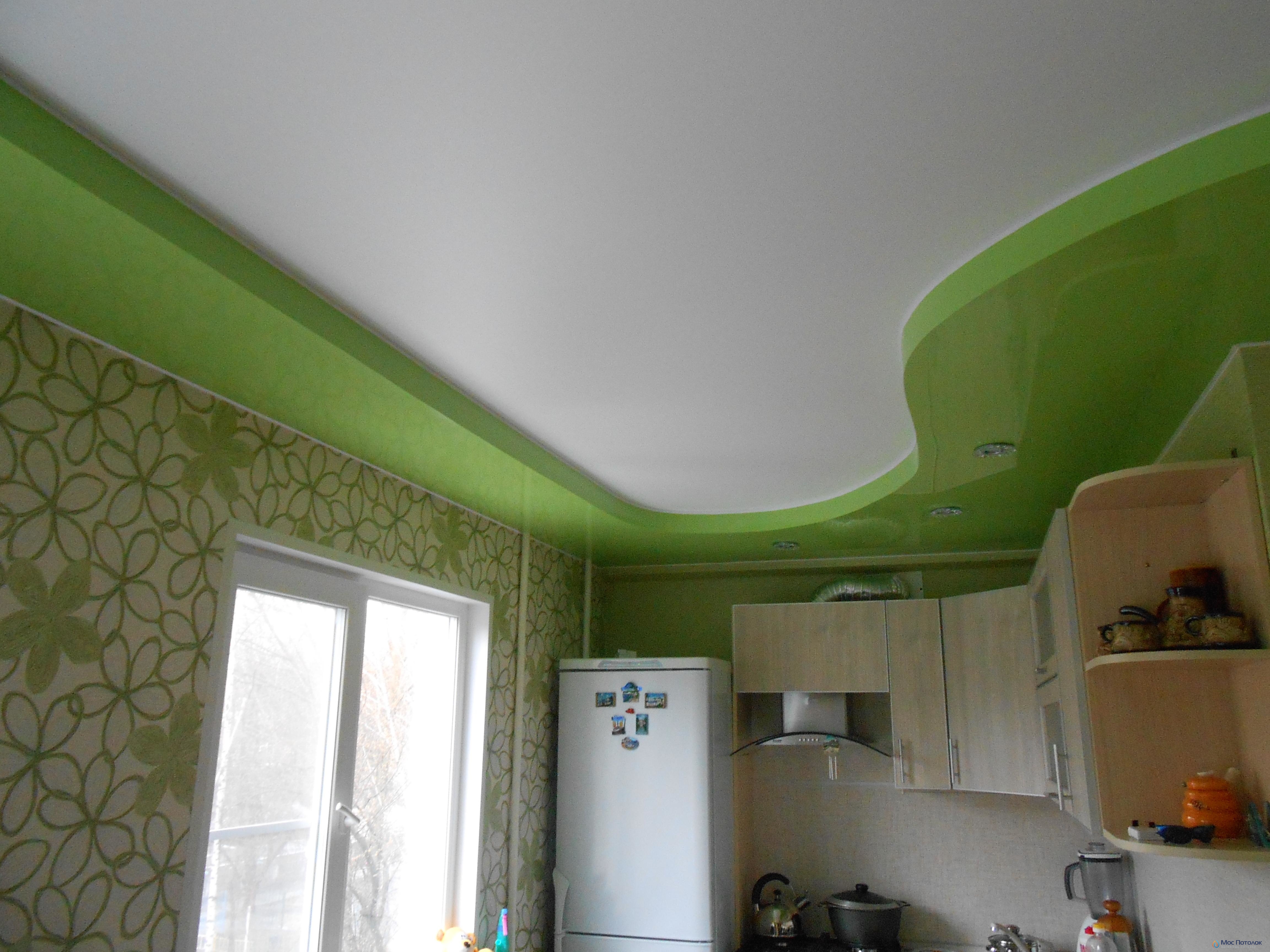 Натяжной потолок зеленого цвета – природная гармония в вашем доме
