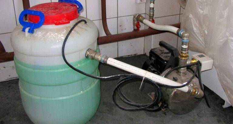 Как долить воду в систему отопления дома и что нужно?