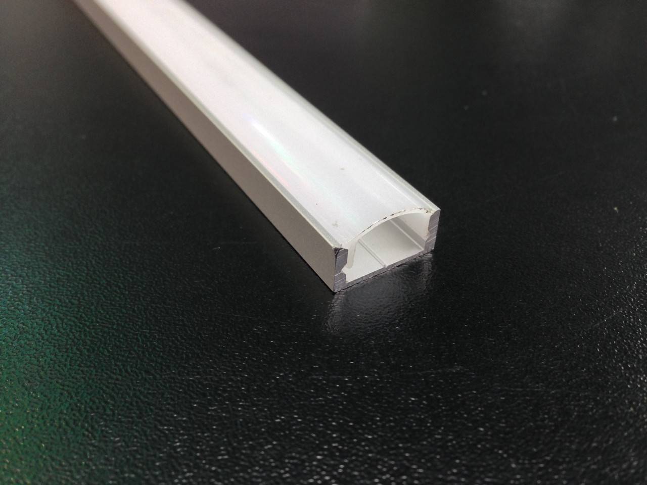 Короб для светодиодной ленты: алюминиевый, гибкий и угловой, виды фильтров