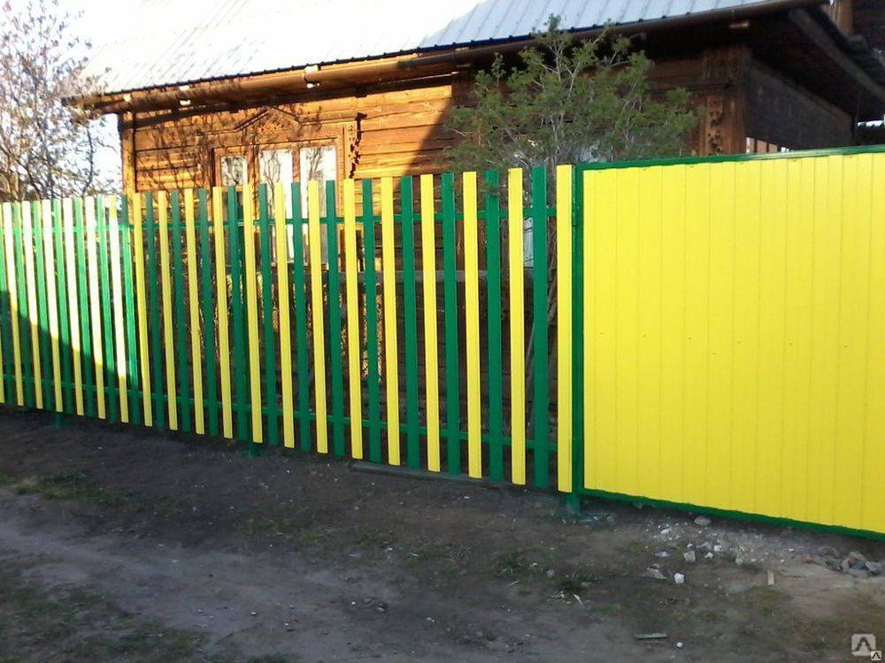Чем лучше покрасить забор из дерева: лаки, антисептики, пропитки