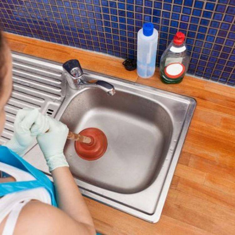 6 способов, как прочистить засор канализации в квартире и частном доме