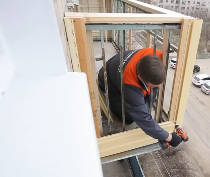 Отделка балкона панелями пвх: 1 вариант без обрешетки и 2 способа с ней